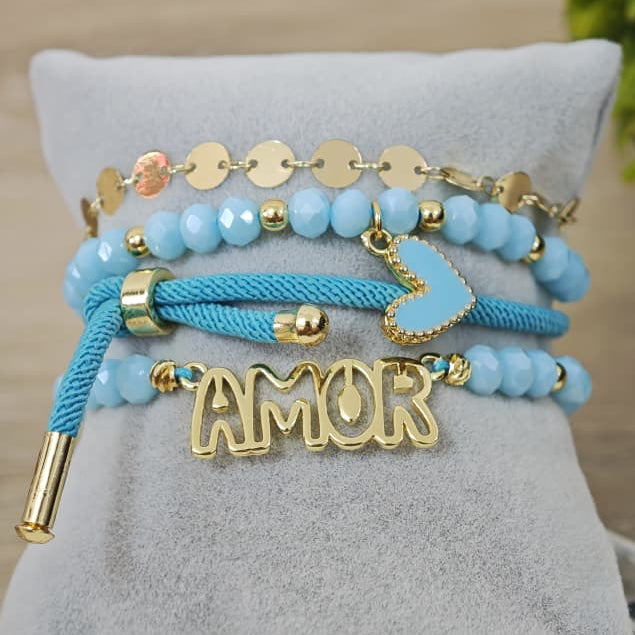 Amor delineado con corazón - Set de pulseras - Celeste